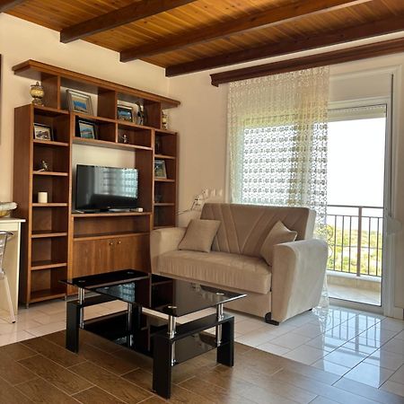 -Tsiakos Apartment- In Vryses Kyparissia Bagian luar foto
