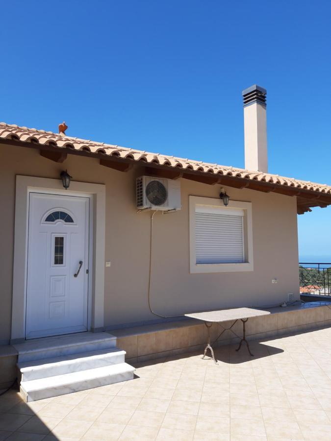 -Tsiakos Apartment- In Vryses Kyparissia Bagian luar foto
